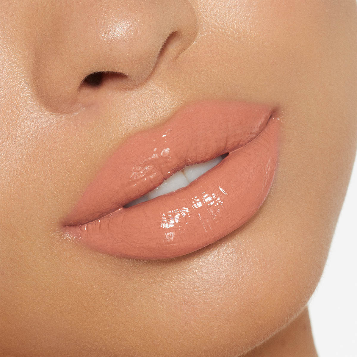 KYLIE COSMETICS HIGH GLOSS (BRILLO LABIAL)